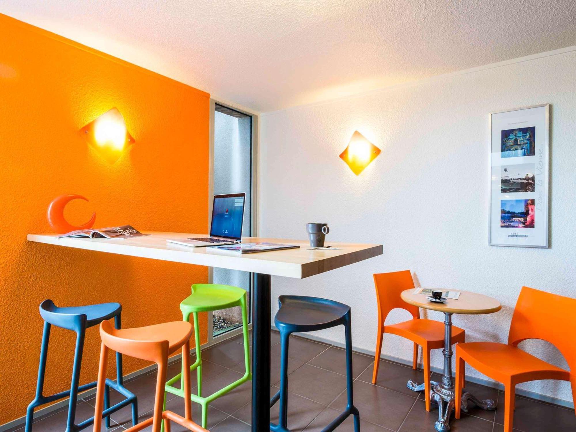 Ibis Budget Chatellerault Nord Exterior foto